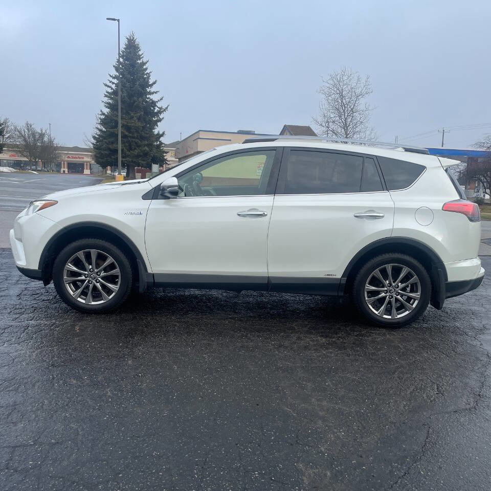 Used 2017 Toyota RAV4 Limited w/ Carpet Mat Package AWD/4WD image 2