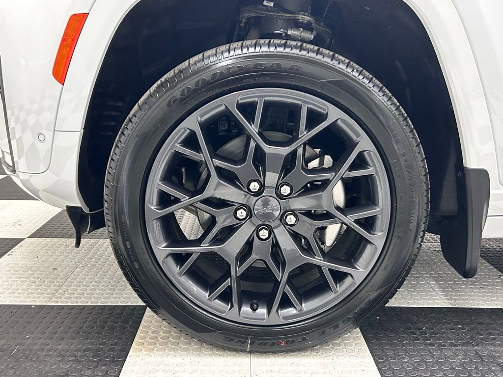 New 2026 Jeep Grand Cherokee L Summit image 7