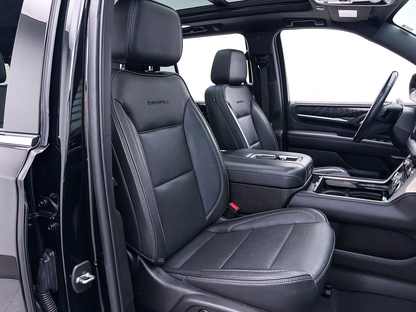 Used 2022 GMC Yukon Denali image 40