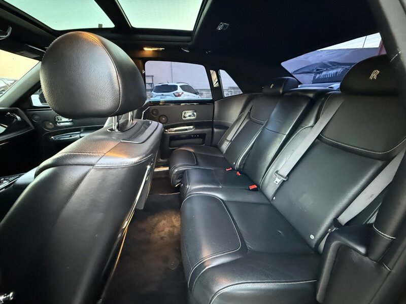 Used 2015 Rolls-Royce Ghost RWD image 29