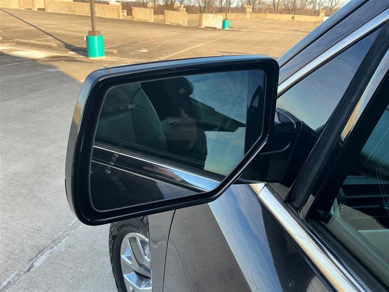 Used 2016 GMC Yukon XL SLT w/ Open Road Package image 14