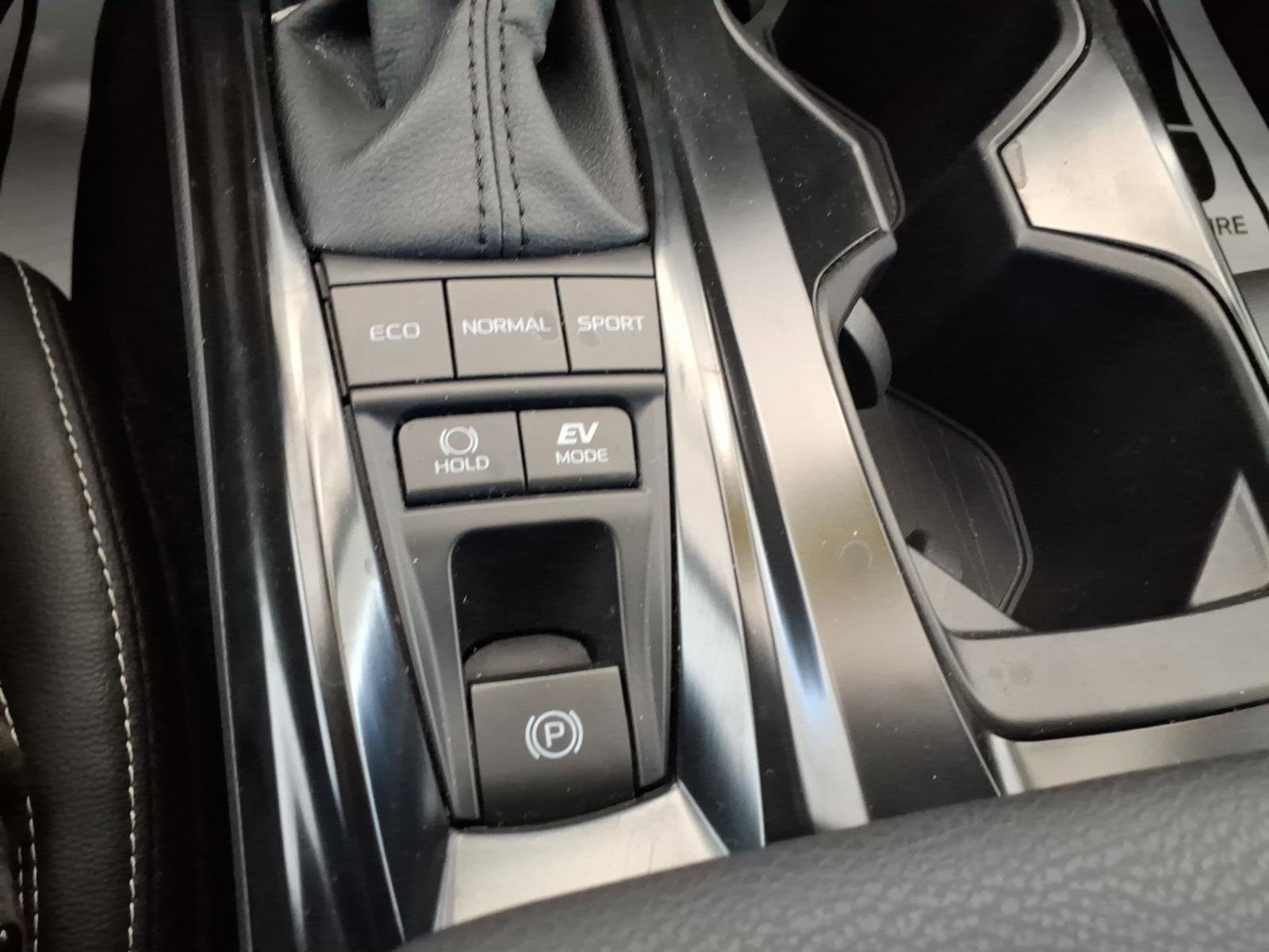 Used 2025 Toyota Camry SE w/ Convenience Package AWD/4WD image 22
