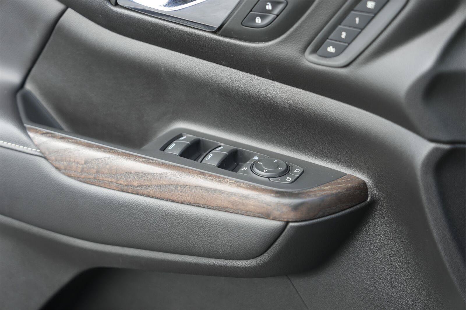 Used 2023 GMC Acadia Denali w/ Denali Ultimate Package FWD image 31