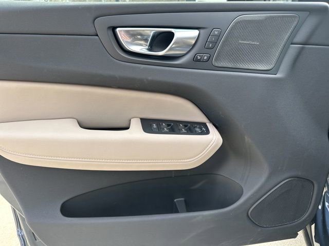 New 2026 Volvo XC60 B5 Plus w/ Protection Package Premier AWD/4WD image 14