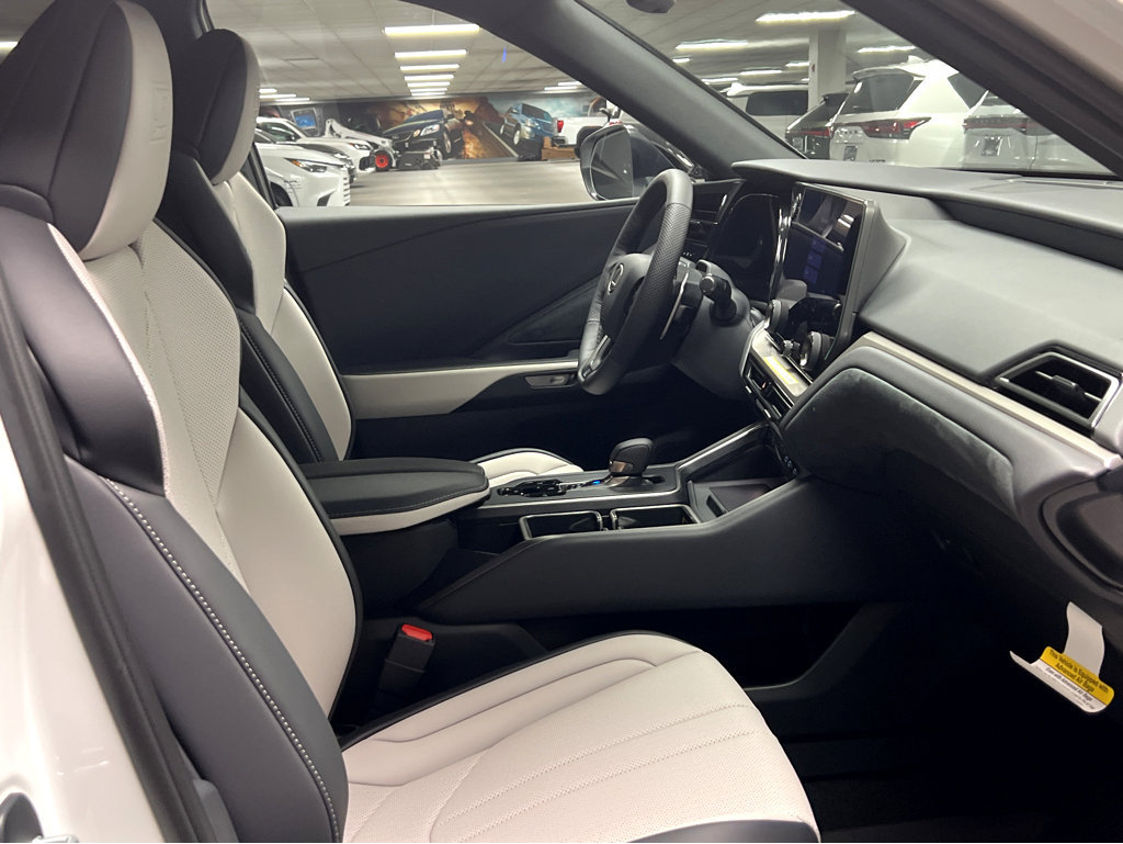 New 2026 Lexus TX 500h AWD w/ Technology Package image 27