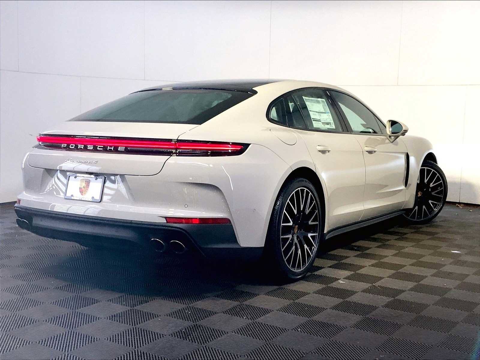 New 2026 Porsche Panamera 4 image 7