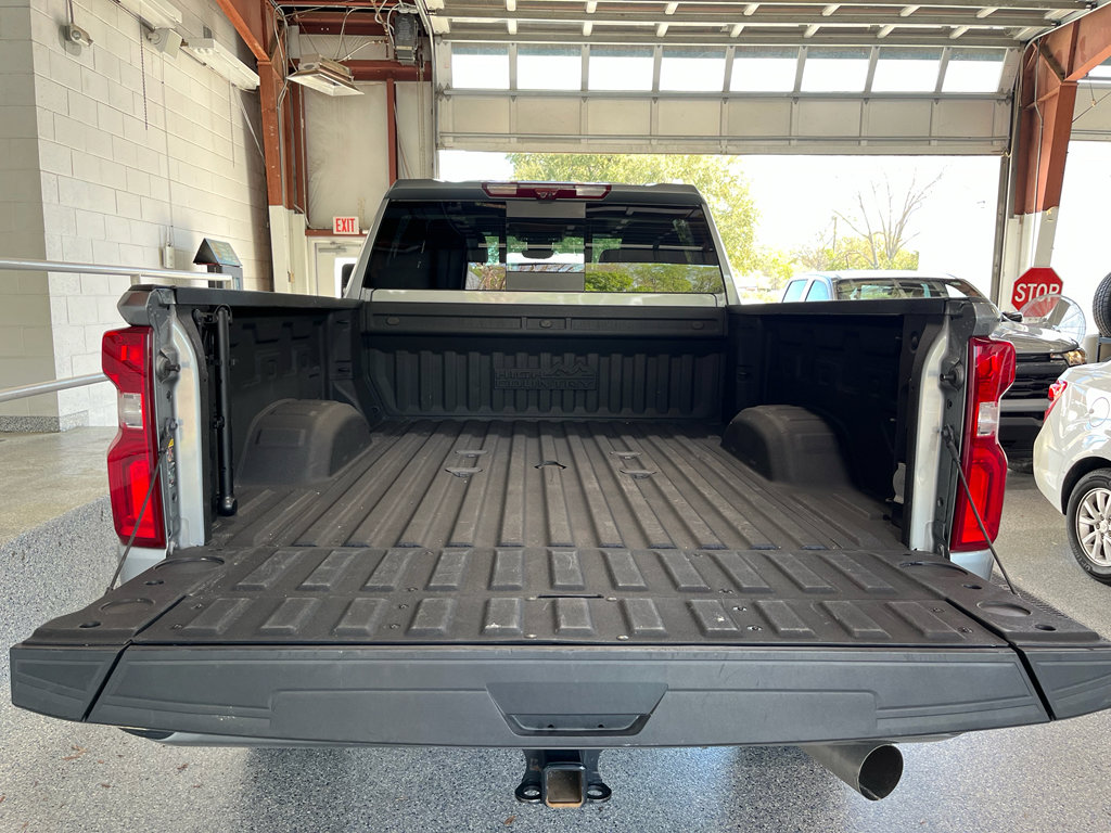 Used 2024 Chevrolet Silverado 2500 High Country w/ High Country Premium Package AWD/4WD image 8