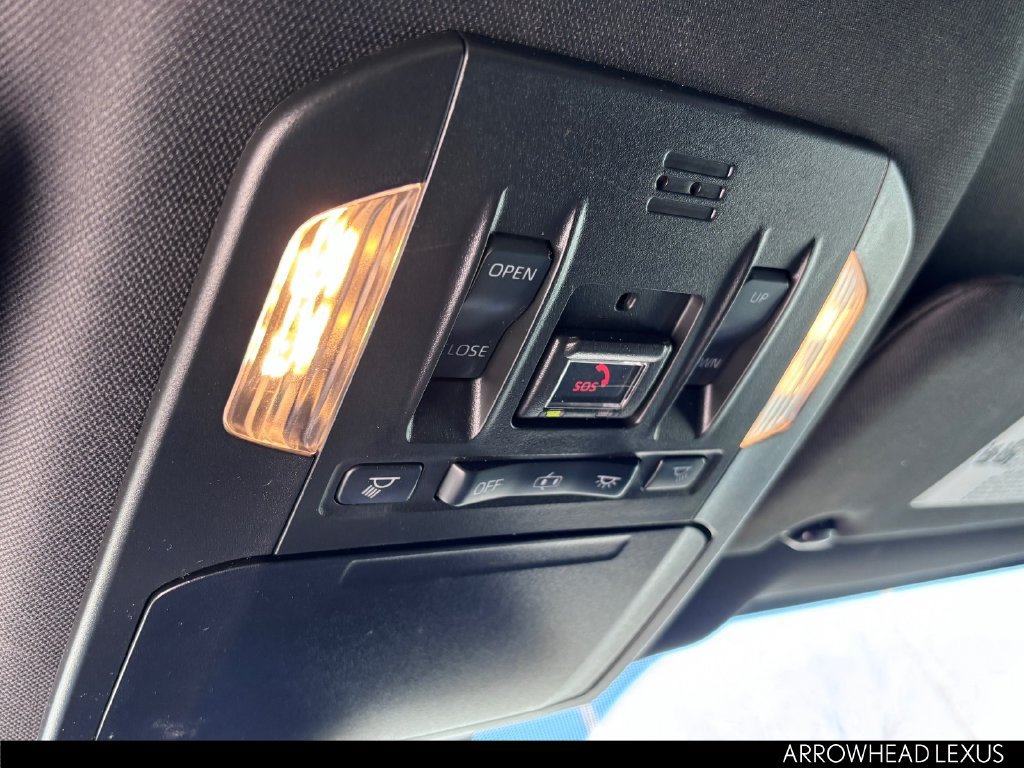 Used 2021 Toyota Highlander XSE FWD image 32