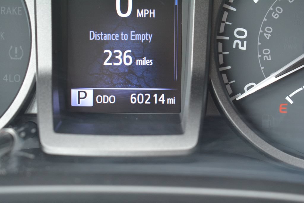 Used 2022 Toyota Tacoma TRD Off-Road AWD/4WD image 13