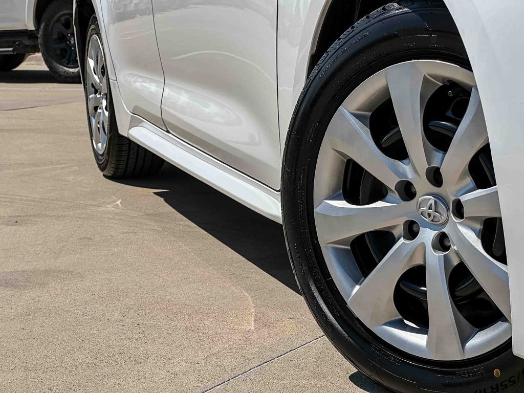 Certified 2024 Toyota Corolla LE image 9