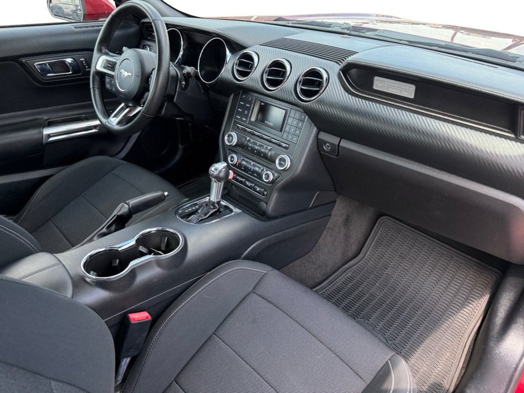Used 2017 Ford Mustang Coupe RWD image 11