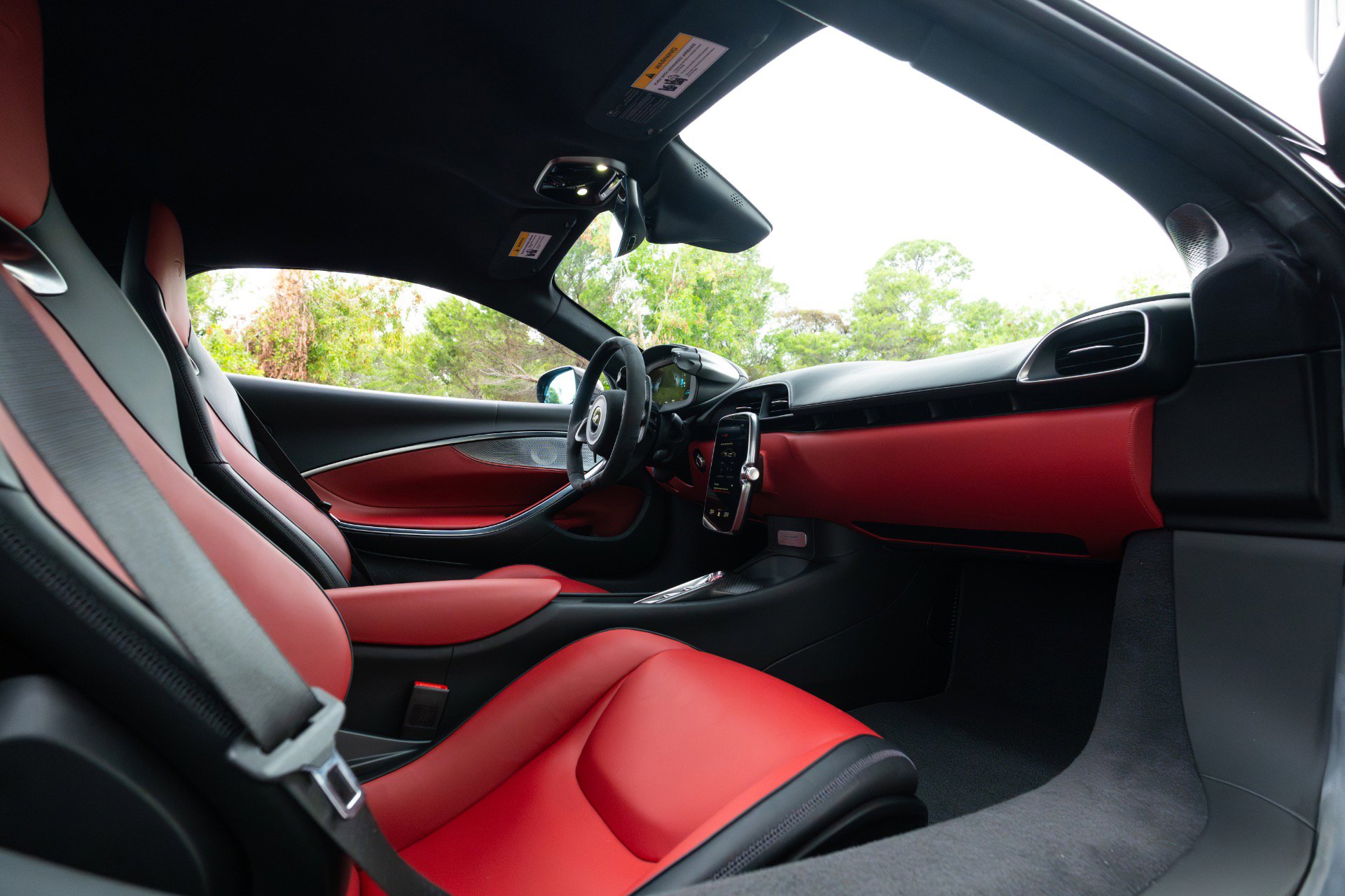 Used 2023 McLaren Artura RWD image 64