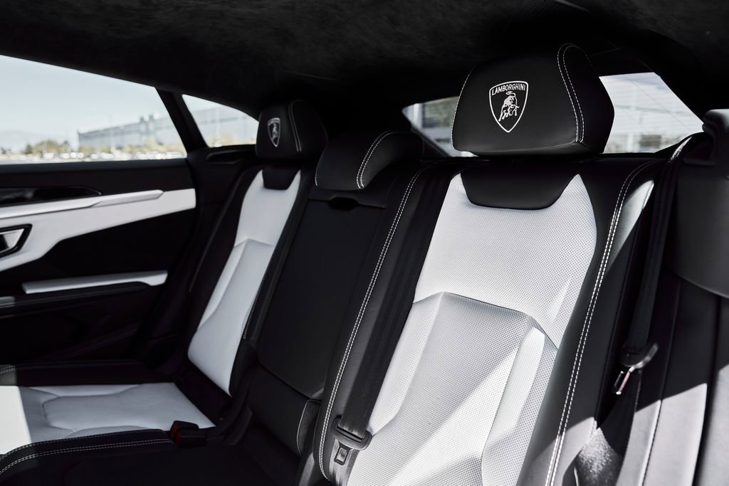 Used 2019 Lamborghini Urus AWD/4WD image 48