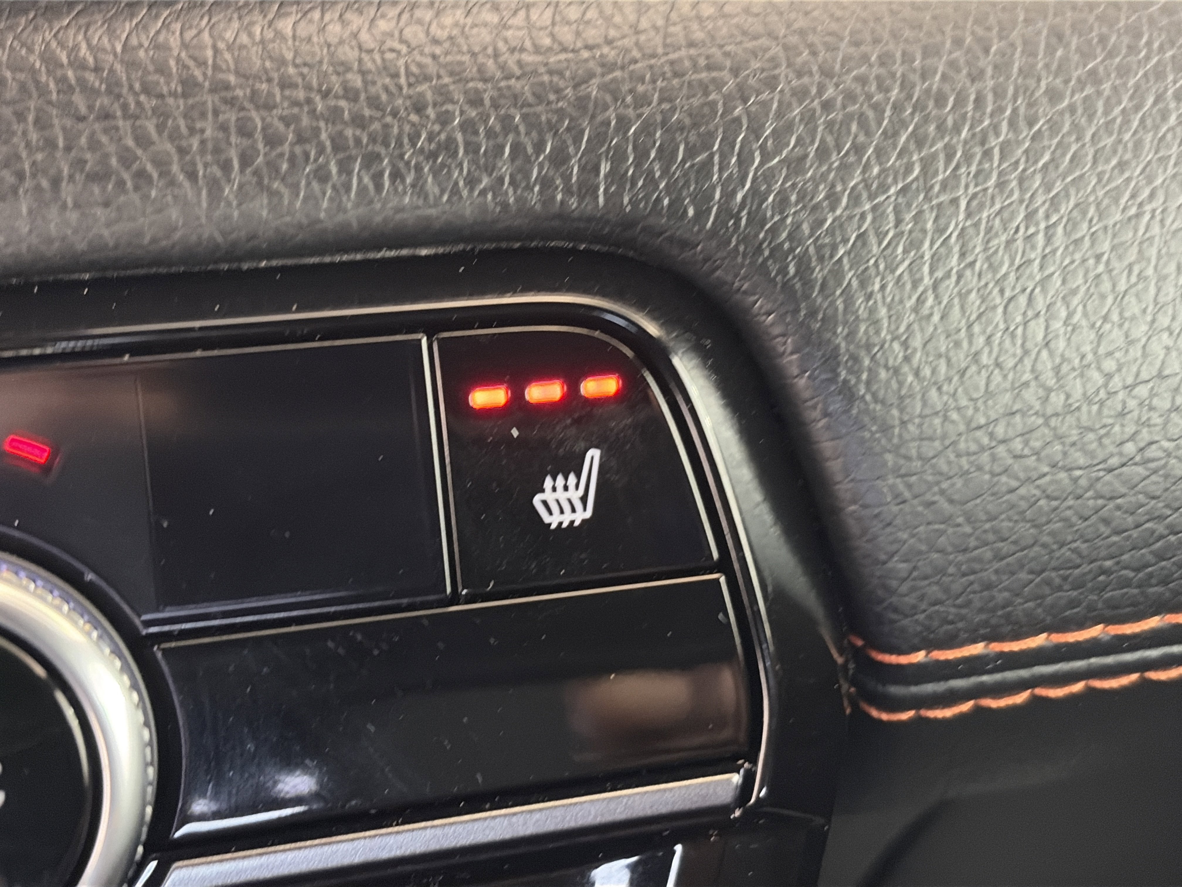 Used 2025 Honda Pilot TrailSport image 34