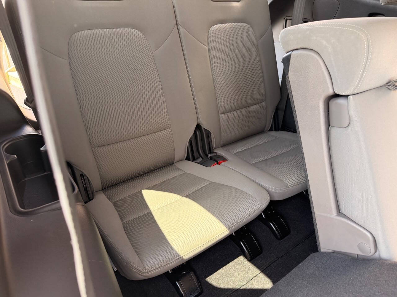 Used 2017 Hyundai Santa Fe SE AWD/4WD image 15