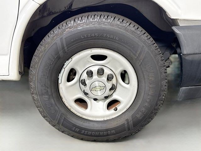 Used 2021 Chevrolet Express 2500 RWD image 27