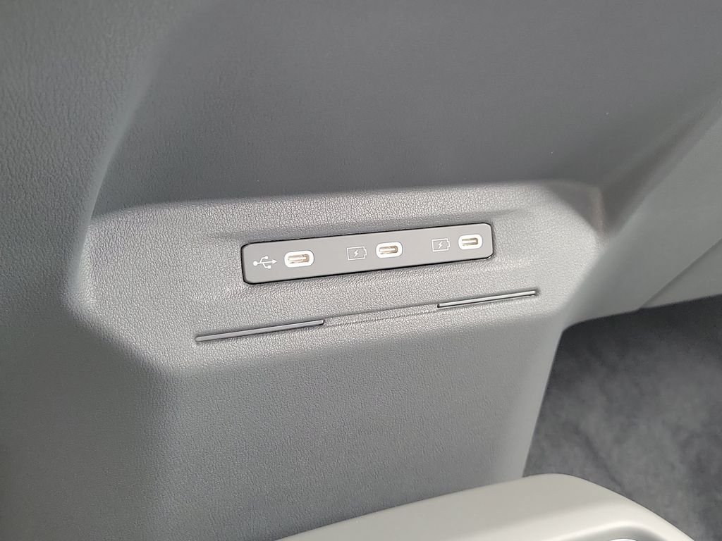 New 2027 Kia EV3 Wind FWD image 34