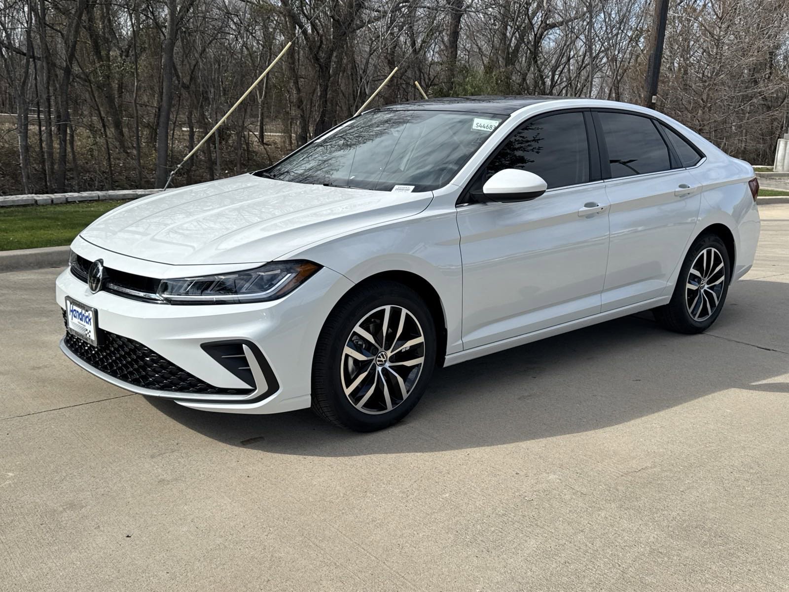 New 2026 Volkswagen Jetta SE FWD image 2