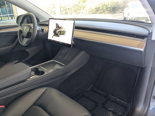 Used 2023 Tesla Model Y Long Range image 21