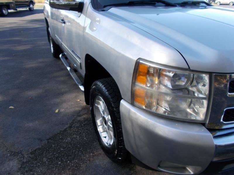 Used 2011 Chevrolet Silverado 1500 LT w/ All-Star Edition AWD/4WD image 10
