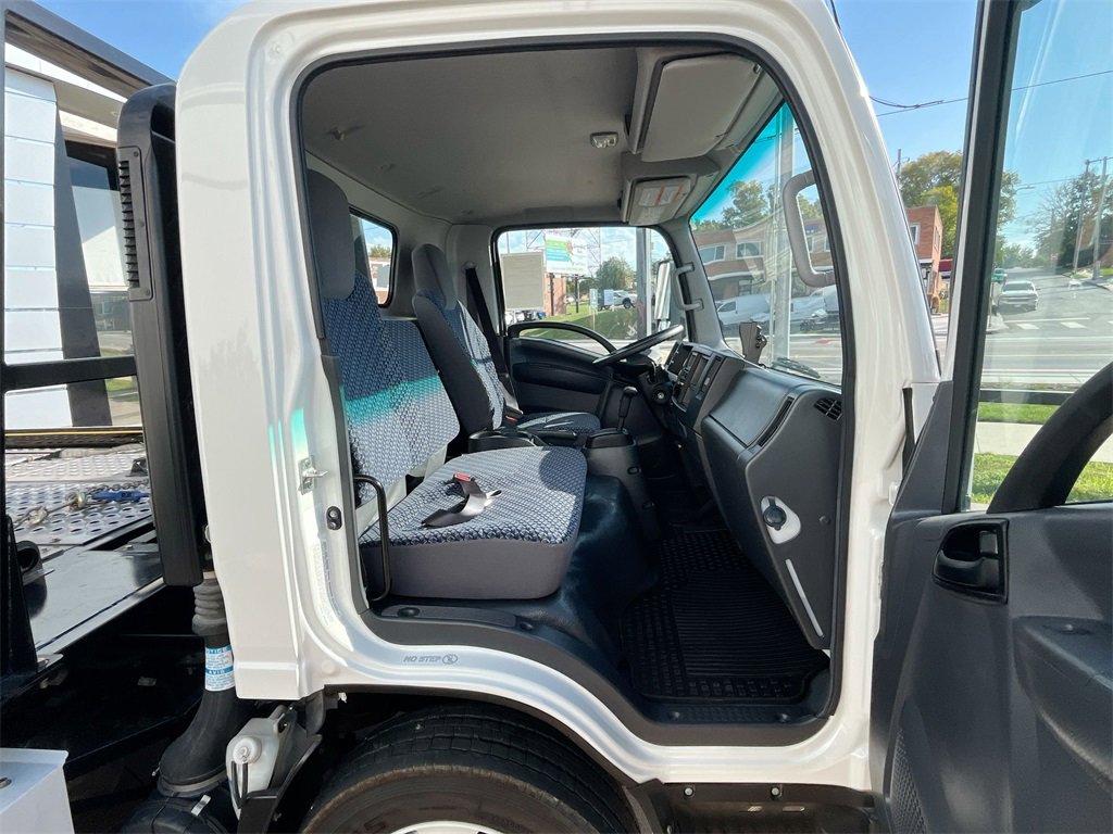 Used 2024 Chevrolet Low Cab Forward 5500XD image 32