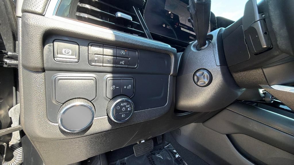 Certified 2025 Chevrolet Suburban Premier RWD image 20