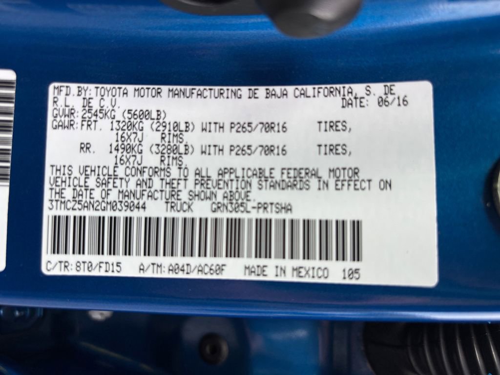 Used 2016 Toyota Tacoma TRD Off-Road AWD/4WD image 36