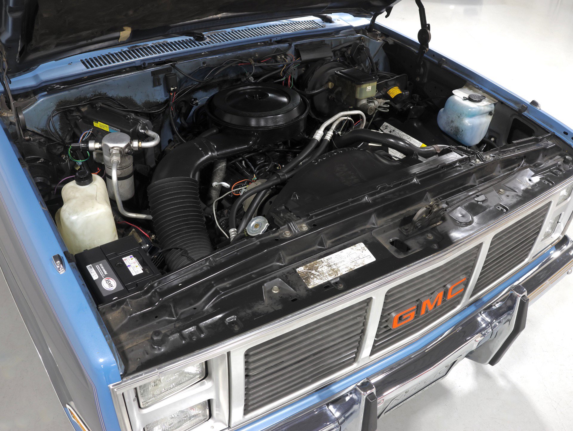 Used 1987 GMC Suburban 2WD image 23