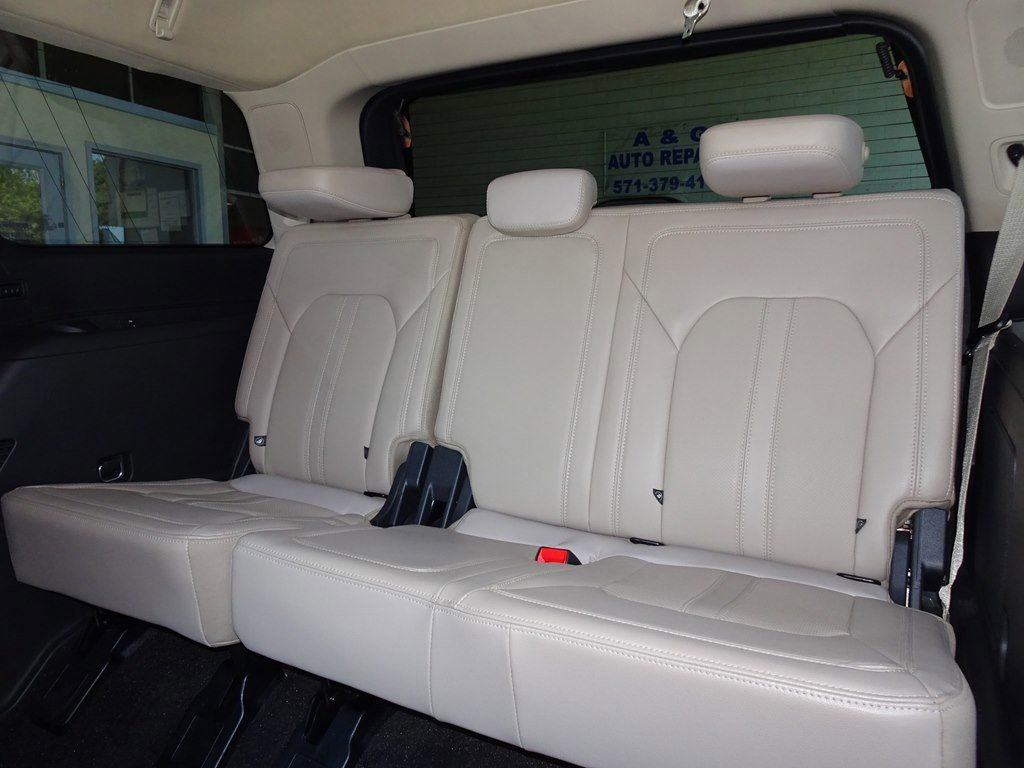 Used 2023 Ford Expedition Limited image 11