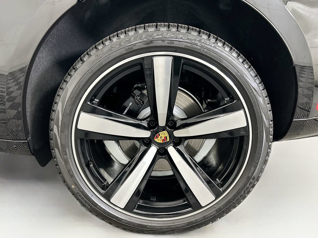 Used 2026 Porsche Macan AWD/4WD image 32