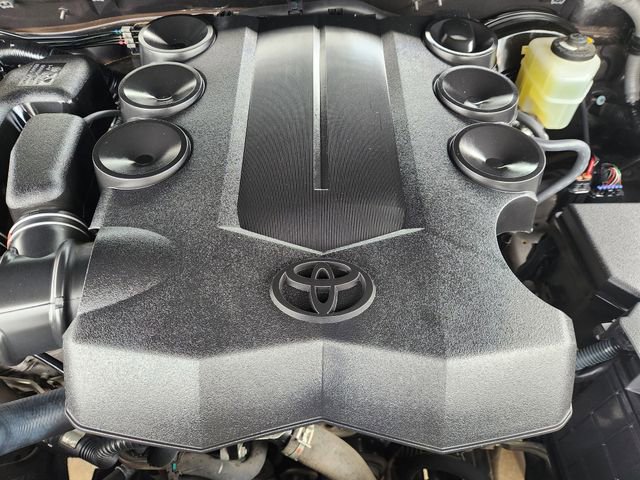 Used 2018 Toyota 4Runner SR5 image 32