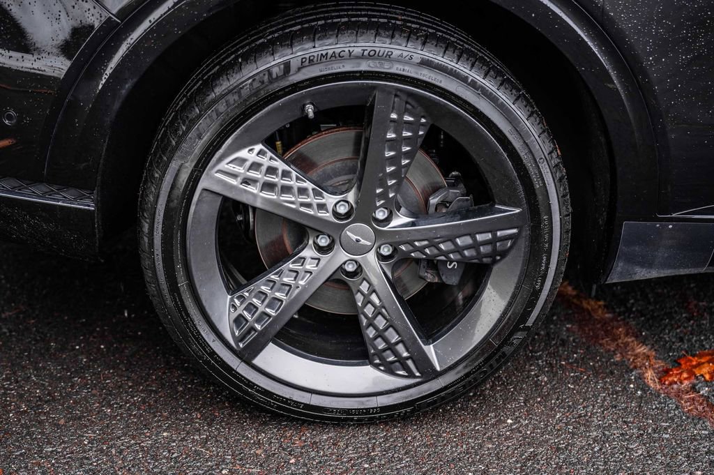 Used 2025 Genesis GV70 3.5T Sport w/ Sport Prestige Package image 5