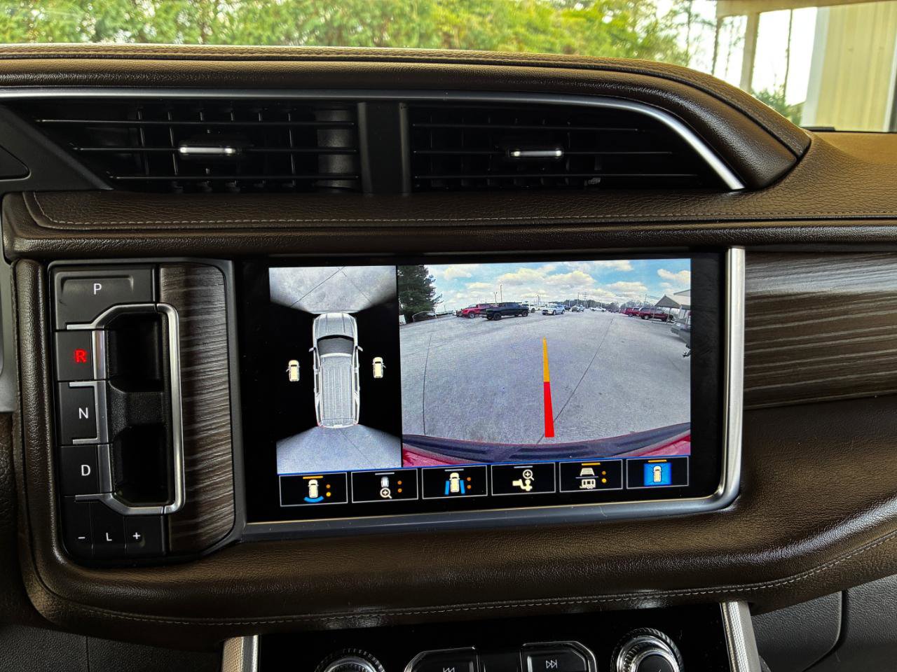 Used 2021 GMC Yukon Denali w/ Denali Ultimate Package RWD image 23