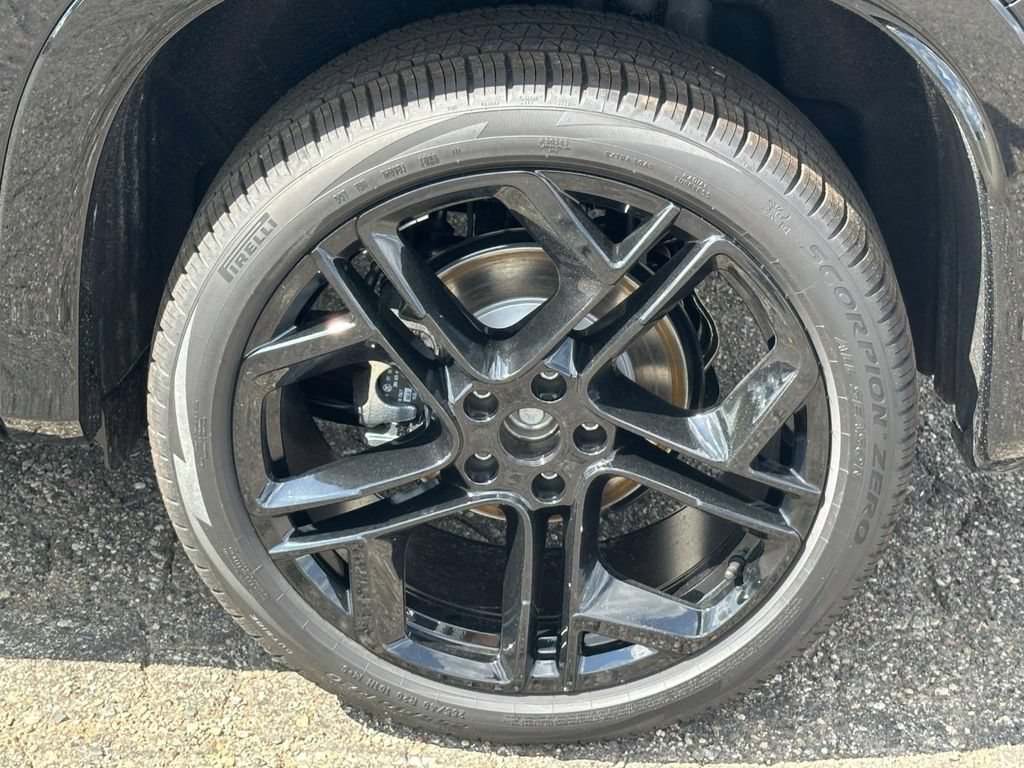 New 2026 Volkswagen Tiguan SE R-Line AWD/4WD image 8