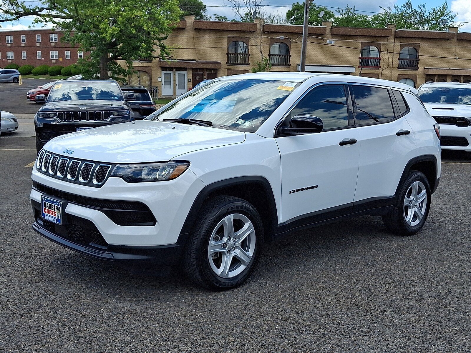 Used 2023 Jeep Compass Sport AWD/4WD image 3