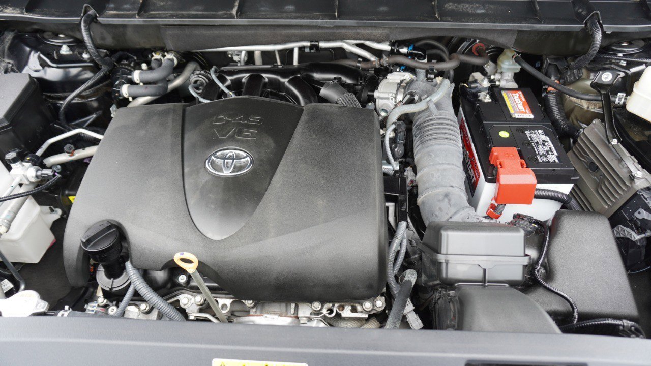 Used 2022 Toyota Highlander XLE FWD image 33