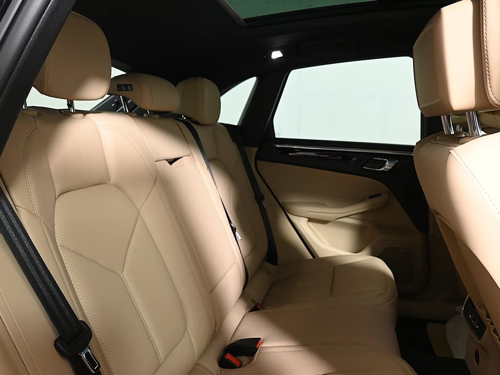 New 2026 Porsche Macan AWD/4WD image 40