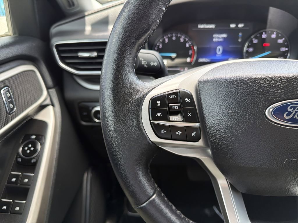 Certified 2022 Ford Explorer XLT w/ Equipment Group 202A image 30