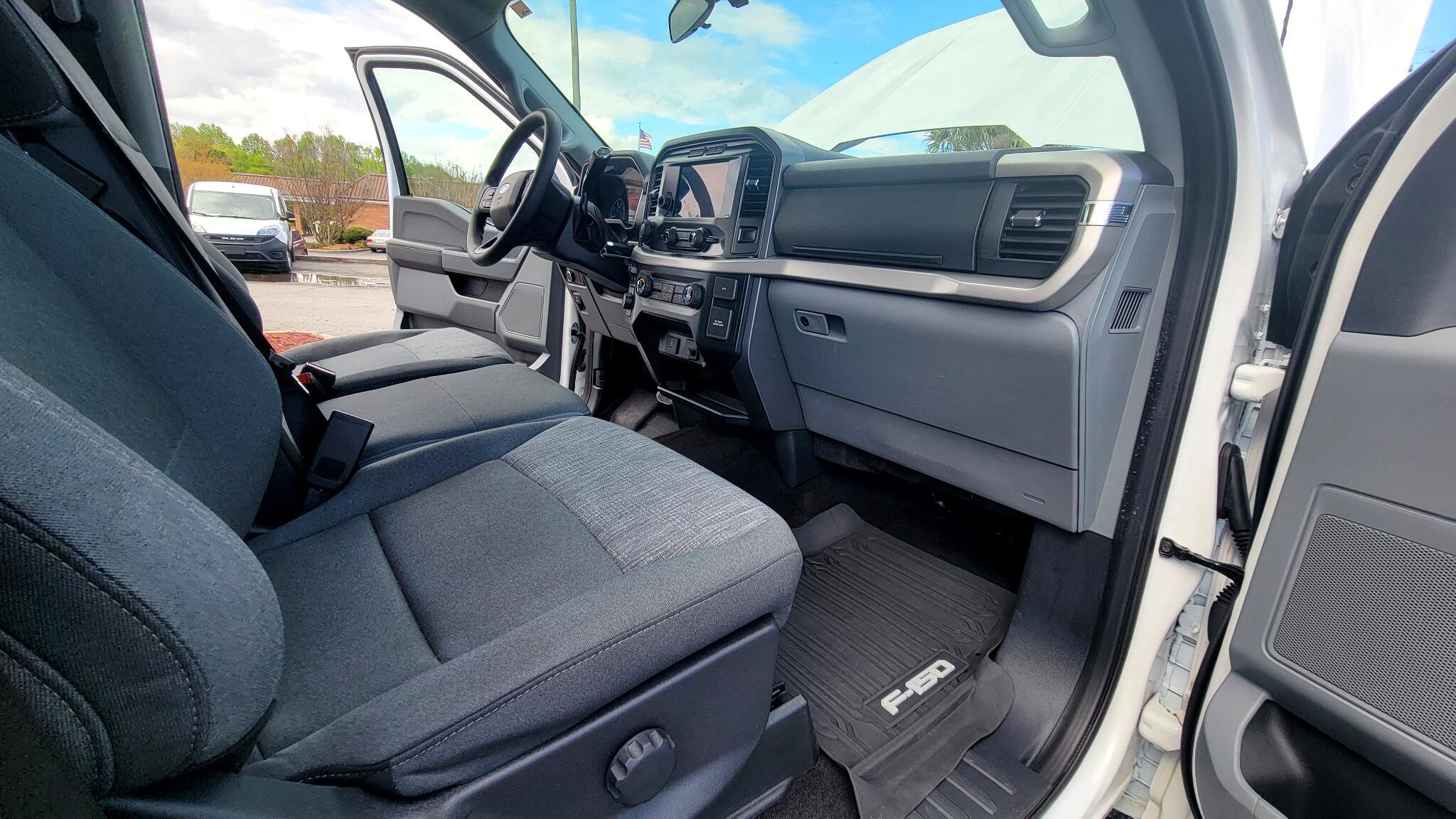 Used 2022 Ford F150 XLT w/ Trailer Tow Package image 40