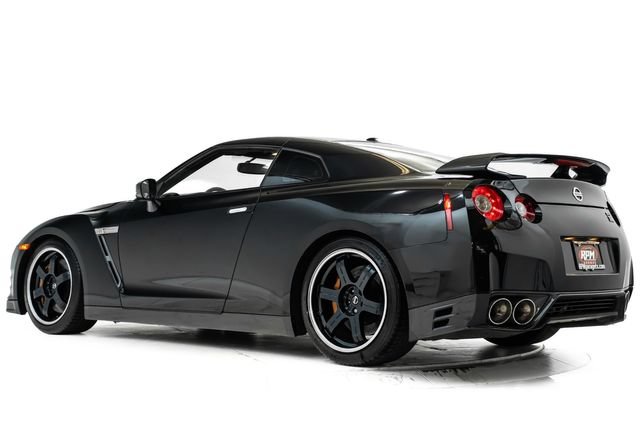 Used 2014 Nissan GT-R Black Edition AWD/4WD image 10