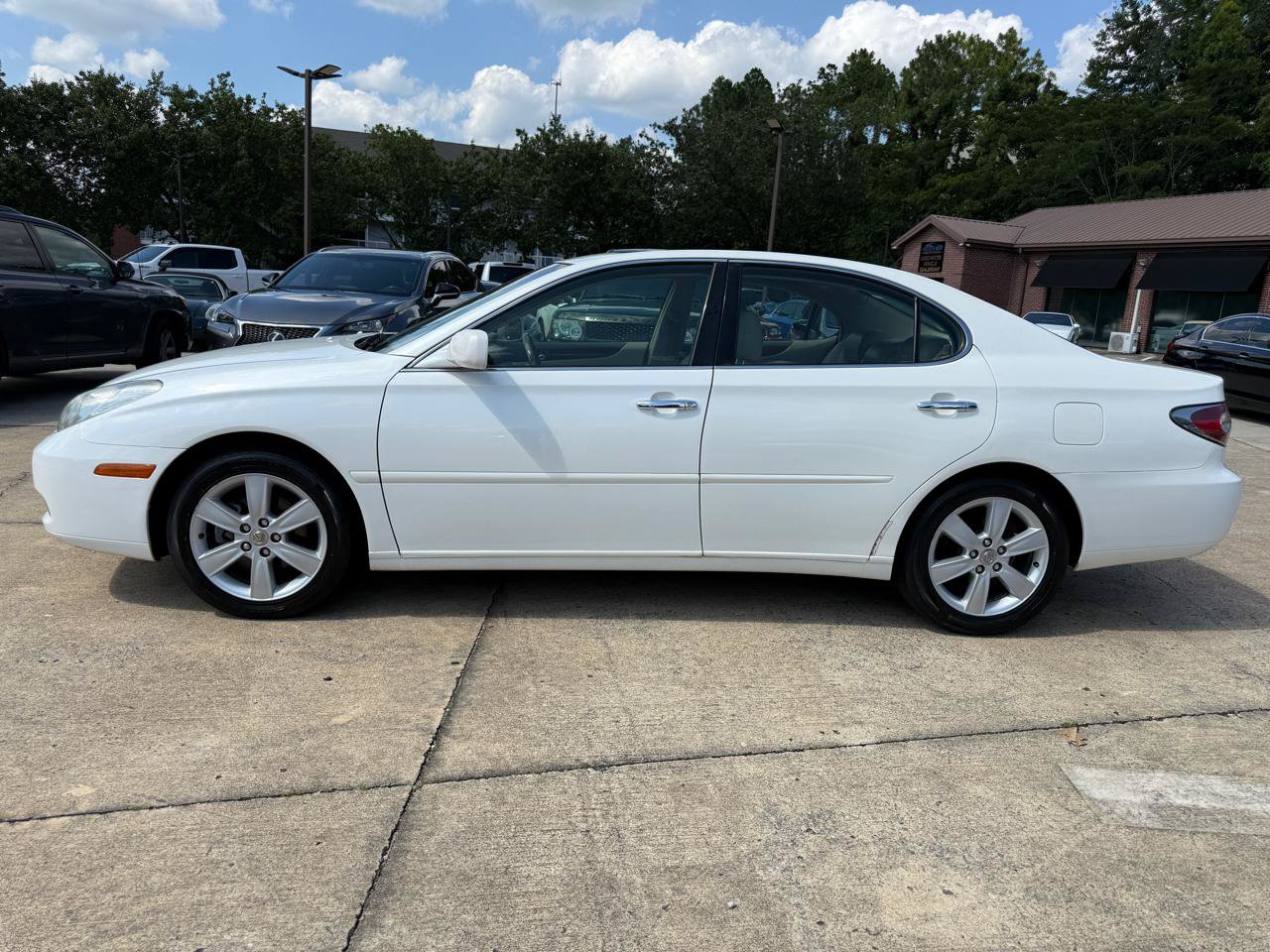 Used 2003 Lexus ES 330 FWD image 2