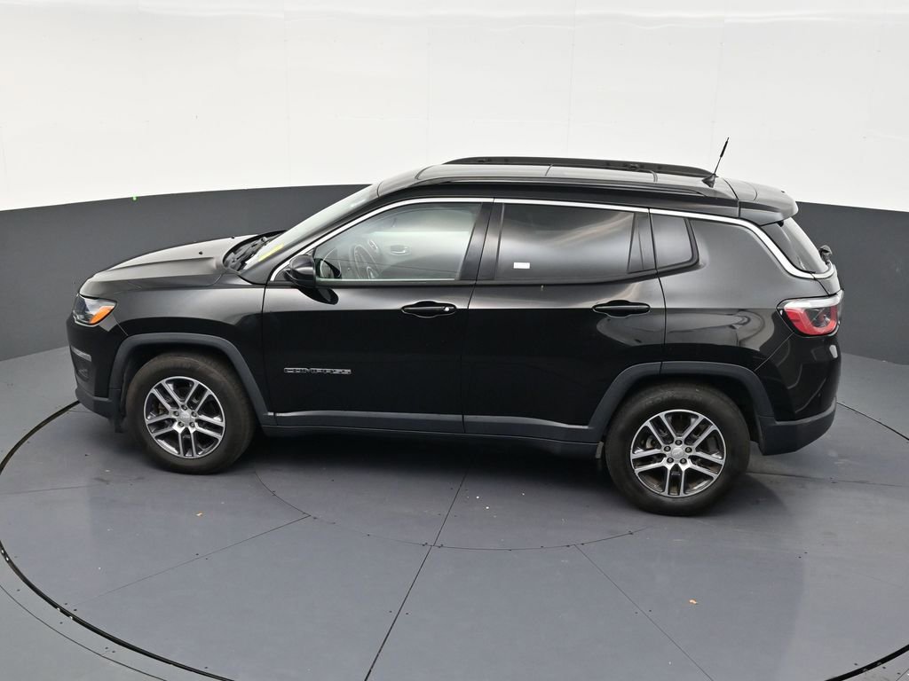 Used 2018 Jeep Compass Latitude FWD image 13