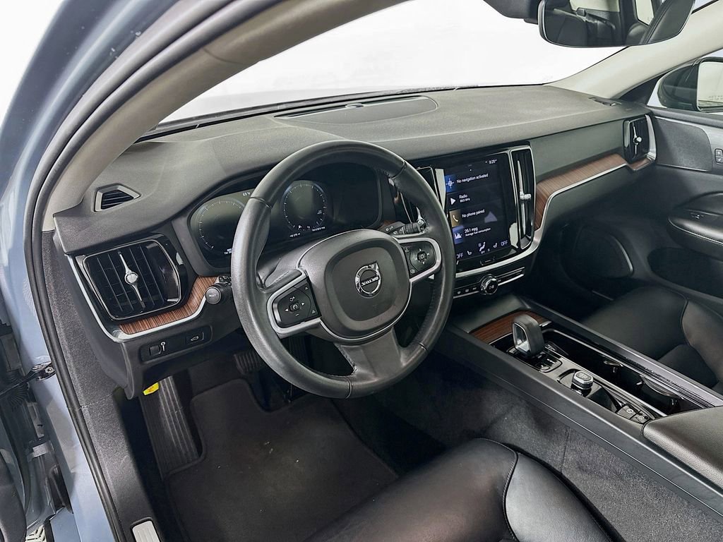 Used 2022 Volvo S60 B5 Momentum image 29