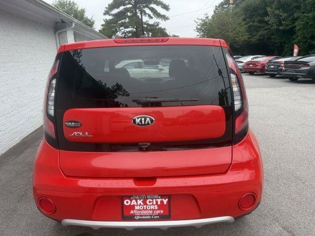 Used 2018 Kia Soul + FWD image 6