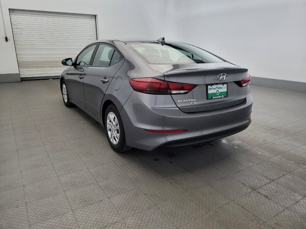 Used 2018 Hyundai Elantra SE w/ SE Connectivity Package 04 FWD image 5
