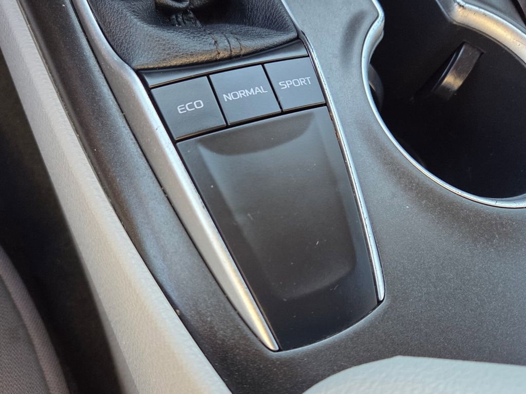 Used 2024 Toyota Camry LE FWD image 21