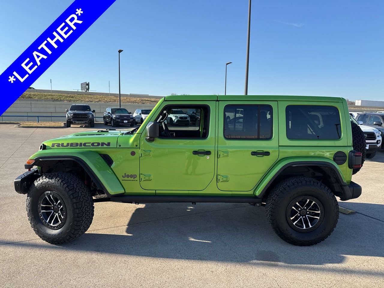 Used 2025 Jeep Wrangler Unlimited Rubicon image 3
