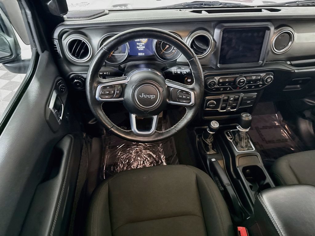 Used 2020 Jeep Wrangler Unlimited Sahara AWD/4WD image 3
