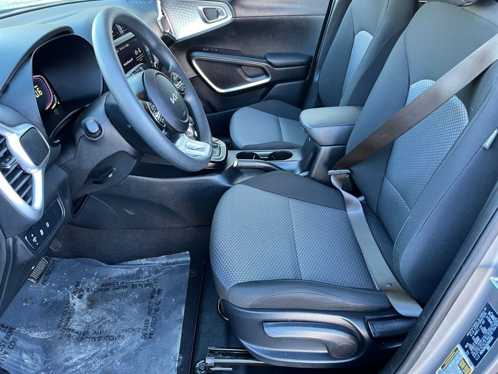 Used 2025 Kia Soul LX w/ LX Technology Package image 23