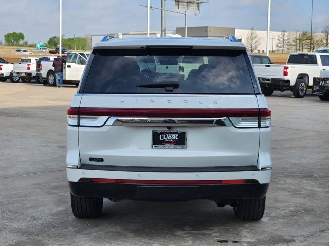 Used 2024 Lincoln Navigator Reserve image 13
